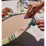 Realhomes Hardal Zeminli Renkli Çizgi Desenli Dijital Baskılı Modern 2'li Yuvarlak Servis Altlığı - Supla Realhomes