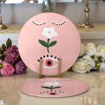 - Supla2li-7384-Gorsel1 - Realhomes Realhomes Pudra Zemin Üzerinde Onedraw Çizimli Çiçek Desenli Modern 2'li Yuvarlak Servis Altlığı - Supla Realhomes