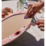 - Supla2li-7384-Gorsel4 - Realhomes Realhomes Pudra Zemin Üzerinde Onedraw Çizimli Çiçek Desenli Modern 2'li Yuvarlak Servis Altlığı - Supla Realhomes