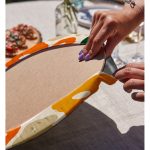 Realhomes Renkli Zeminde Onedraw Çizimli Dijital Baskılı Modern 2'li Yuvarlak Servis Altlığı - Supla Realhomes