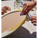 Realhomes Renkli Zeminde Onedraw Çizimli Yaprak Desenli Dijital Baskılı Modern 2'li Yuvarlak Servis Altlığı - Supla Realhomes