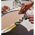 Realhomes Beyaz Zeminde Renkli Yaprak Desenli Dijital Baskılı Modern 2'li Yuvarlak Servis Altlığı - Supla Realhomes