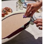 - Supla2li-7530-Gorsel4 - Realhomes  Realhomes Rengarenk Zeminli Onedraw Çizimli Çiçek Desenli Dijital Baskılı Modern 2'li Yuvarlak Servis Altlığı - Supla Realhomes