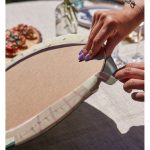 Realhomes Renkli Zeminli Onedraw Çizimli Yaprak Desenli Dijital Baskılı Modern 2'li Yuvarlak Servis Altlığı - Supla Realhomes