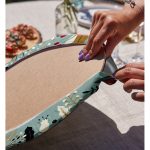 - Supla2li-7535-Gorsel4 - Realhomes Realhomes Rengarenk Zeminli Rengarenk Çiçek Desenli Dijital Baskılı Modern 2'li Yuvarlak Servis Altlığı - Supla Realhomes