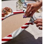 - Supla2li-7639-Gorsel4 - Realhomes  Realhomes Beyaz Zemin Üzerinde Geometrik Çizimli Zigzag Desenli 2'li Yuvarlak Servis Altlığı - Supla Realhomes