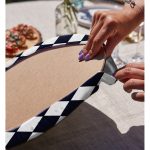 - Supla2li-7644-Gorsel4 - Realhomes  Realhomes Beyaz Zemin Üzerinde Renkli Geometrik Çizimli Dijital Baskılı Modern 2'li Yuvarlak Servis Altlığı - Supla Realhomes