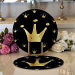 - Supla2li-7694-Gorsel1 - Realhomes Realhomes Siyaz Zemin Üzerinde Gold Detaylı Taç Desenli Dijital Baskılı Modern 2'li Yuvarlak Servis Altlığı - Supla Realhomes