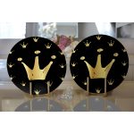 - Supla2li-7694-Gorsel2 - Realhomes Realhomes Siyaz Zemin Üzerinde Gold Detaylı Taç Desenli Dijital Baskılı Modern 2'li Yuvarlak Servis Altlığı - Supla Realhomes