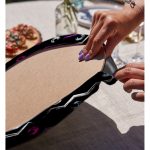 - Supla2li-7742-Gorsel4 - Realhomes Realhomes Siyah Zeminli Renkli Zigzag Desenli Dijital Baskılı Modern 2'li Yuvarlak Servis Altlığı - Supla Realhomes