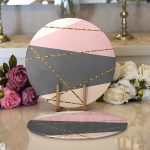 - Supla2li-7829-Gorsel1 - Realhomes Realhomes Pastel Zemin Üzerinde Gold Renkli Modern Çizgili Modern 2'li Yuvarlak Servis Altlığı - Supla Realhomes