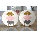 - Supla2li-7830-Gorsel2 - Realhomes Realhomes Renkli Zemin Üzerinde Renkli Geometrik Desenli Modern 2'li Yuvarlak Servis Altlığı - Supla Realhomes