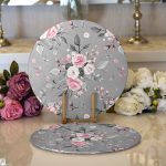 - Supla2li-8010-Gorsel1 - Realhomes Realhomes Renkli Zemin Üzerinde Flamingo Desenli Yaprak Motifli 2'li Yuvarlak Servis Altlığı - Supla Realhomes