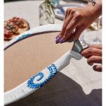 - Supla2li-8020-Gorsel4 - Realhomes  Realhomes Beyaz Zemin Üzerinde Renkli Deniz Kestanesi Desenli 2'li Yuvarlak Servis Altlığı - Supla Realhomes