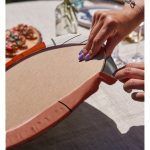 - Supla2li-8118-Gorsel4 - Realhomes  Realhomes Pastel Zemin Üzerinde Yaprak Desenli Dijital Baskılı Modern 2'li Yuvarlak Servis Altlığı - Supla Realhomes