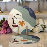 Realhomes Pastel Zemin Üzerinde Onedraw Çizimli Bayan Silüeti 2'li Yuvarlak Servis Altlığı - Supla Realhomes