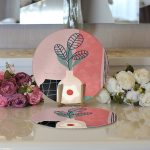 - Supla2li-8139-Gorsel3 - Realhomes Realhomes Pastel Zemin Üzerinde Yaprak Desenli Dijital Baskılı Modern 2'li Yuvarlak Servis Altlığı - Supla Realhomes