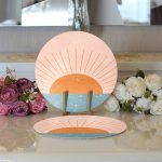 - Supla2li-8151-Gorsel3 - Realhomes  Realhomes Pastel Zemin Üzerinde Güneş Desenli Dijital Baskılı Modern 2'li Yuvarlak Servis Altlığı - Supla Realhomes