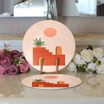 - Supla2li-8154-Gorsel3 - Realhomes  Realhomes Pastel Zemin Üzerinde Güneş Desenli Dijital Baskılı Modern 2'li Yuvarlak Servis Altlığı - Supla Realhomes