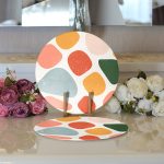 - Supla2li-8159-Gorsel3 - Realhomes Realhomes Beyaz Zeminli Geometrik Desenli Dijital Baskılı Modern 2'li Yuvarlak Servis Altlığı - Supla Realhomes