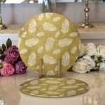 - Supla2li-8200-Gorsel1 - Realhomes Realhomes Gold Zemin Üzerinde Beyaz Renkli Yaprak Desenli Modern 2'li Yuvarlak Servis Altlığı - Supla Realhomes