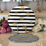 - Supla2li-8206-Gorsel1 - Realhomes Realhomes Beyaz Zemin Üzerinde Siyah Çizgili Gold Detaylı Kartanesi 2'li Yuvarlak Servis Altlığı - Supla Realhomes