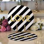 - Supla2li-8212-Gorsel1 - Realhomes Realhomes Beyaz Zemin Üzerinde Siyah Yatay Çizgili Gold Renkli Love Yazılı 2'li Yuvarlak Servis Altlığı - Supla Realhomes