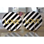 - Supla2li-8212-Gorsel2 - Realhomes Realhomes Beyaz Zemin Üzerinde Siyah Yatay Çizgili Gold Renkli Love Yazılı 2'li Yuvarlak Servis Altlığı - Supla Realhomes