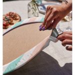 Realhomes Beyaz Zemin Üzerinde Gold Detaylı Love Yazılı Dijital Baskılı Modern 2'li Yuvarlak Servis Altlığı - Supla Realhomes