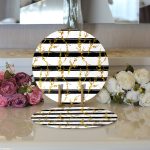 - Supla2li-8227-Gorsel3 - Realhomes Realhomes Beyaz Zemin Üzerinde Siyah Çizgili Gold Detaylı Yaprak Desenli 2'li Yuvarlak Servis Altlığı - Supla Realhomes