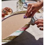 - Supla2li-8229-Gorsel4 - Realhomes Realhomes Beyaz Zemin Üzerinde Renkli Soyut Desenli 2'li Yuvarlak Servis Altlığı - Supla Realhomes