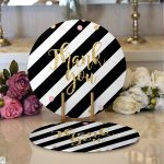 - Supla2li-8238-Gorsel1 - Realhomes Realhomes Beyaz Zemin Üzerinde Siyah Yatay Çizgili Gold Renkli Yazılı 2'li Yuvarlak Servis Altlığı - Supla Realhomes