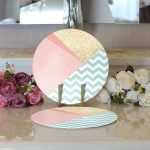 Realhomes Beyaz Zemin Üzerinde Renkli Geometrik Desenli Dijital Baskılı Modern 2'li Yuvarlak Servis Altlığı - Supla Realhomes