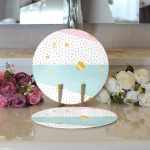 - Supla2li-8266-Gorsel3 - Realhomes Realhomes Beyaz Zemin Üzerinde Gold Detaylı Geometrik Desenli 2'li Yuvarlak Servis Altlığı - Supla Realhomes