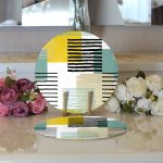 - Supla2li-8273-Gorsel3 - Realhomes Realhomes Beyaz Zemin Üzerinde Renkli Çizgili Geometrik Desenli 2'li Yuvarlak Servis Altlığı - Supla Realhomes