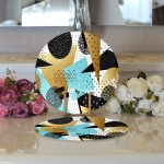 Realhomes Beyaz Zemin Üzerinde Gold Detaylı Geometrik Desenli 2'li Yuvarlak Servis Altlığı - Supla Realhomes