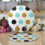 Realhomes Beyaz Zemin Üzerinde Gold Detaylı Geometrik Desenli 2'li Yuvarlak Servis Altlığı - Supla Realhomes