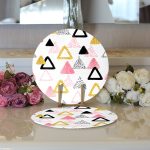 - Supla2li-8293-Gorsel3 - Realhomes Realhomes Beyaz Zemin Üzerinde Renkli Geometrik Desenli Dijital Baskılı Modern 2'li Yuvarlak Servis Altlığı - Supla Realhomes