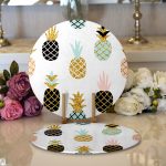 Realhomes Beyaz Zemin Üzerinde Gold Detaylı Ananas Desenli Modern 2'li Yuvarlak Servis Altlığı - Supla Realhomes