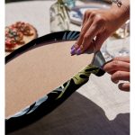 Realhomes Siyah Zemin Üzerinde Yaprak Desenli Dijital Baskılı Modern 2'li Yuvarlak Servis Altlığı - Supla Realhomes