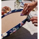 Realhomes Renkli Zemin Üzerinde Kelebek Desenli Dijital Baskılı Modern 2'li Yuvarlak Servis Altlığı - Supla Realhomes