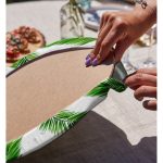 Realhomes Beyaz Zemin Üzerinde Yeşil Yaprak Desenli 2'li Yuvarlak Servis Altlığı - Supla Realhomes