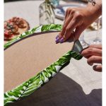 Realhomes Beyaz Zemin Üzerinde Yeşil Yaprak Desenli 2'li Yuvarlak Servis Altlığı - Supla Realhomes