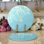 - Supla2li-8351-Gorsel1 - Realhomes Realhomes Mavi Zemin Üzerinde Papatya Desenli Dijital Baskılı Modern 2'li Yuvarlak Servis Altlığı - Supla Realhomes