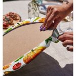 - Supla2li-8392-Gorsel4 - Realhomes Realhomes Beyaz Zemin Üzerinde Kabak Desenli Dijital Baskılı Modern 2'li Yuvarlak Servis Altlığı - Supla Realhomes