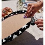 - Supla2li-8394-Gorsel4 - Realhomes Realhomes Siyah Zemin Üzerinde Yılbaşı Desenli Dijital Baskılı Modern 2'li Yuvarlak Servis Altlığı - Supla Realhomes