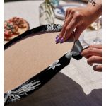 Realhomes Siyah Zeminli Beyaz Çiçek Desenli Dijital Baskılı Modern 2'li Yuvarlak Servis Altlığı - Supla Realhomes