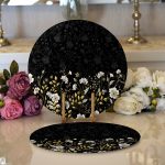- Supla2li-8419-Gorsel1 - Realhomes Realhomes Siyah Zemin Üzerinde Gold Detaylı Çiçek Desenli Modern 2'li Yuvarlak Servis Altlığı - Supla Realhomes