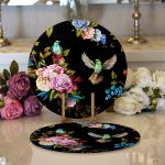 - Supla2li-8426-Gorsel1 - Realhomes  Realhomes Siyah Zemin Üzerinde Çiçek Desenli Kuş Figurlu Modern 2'li Yuvarlak Servis Altlığı - Supla Realhomes