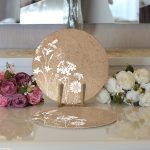 Realhomes Rengarenk Zemin Üzerinde Beyaz Çiçek Desenli 2'li Yuvarlak Servis Altlığı - Supla Realhomes